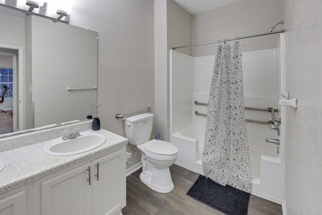 The Avenues of Lakeshore · Unit 811 2/2