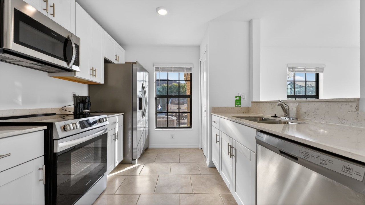Landings at Westport · Unit 2056