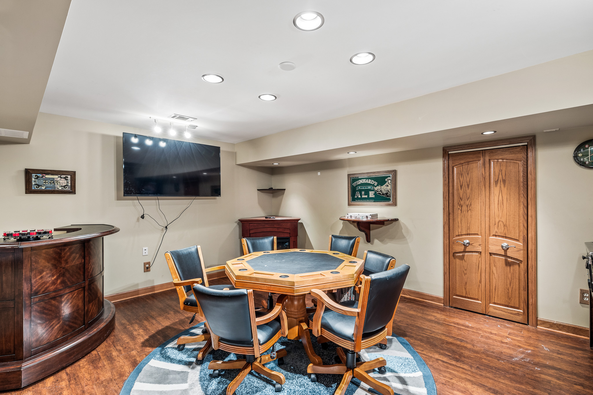Pine Crest Manor photo 5