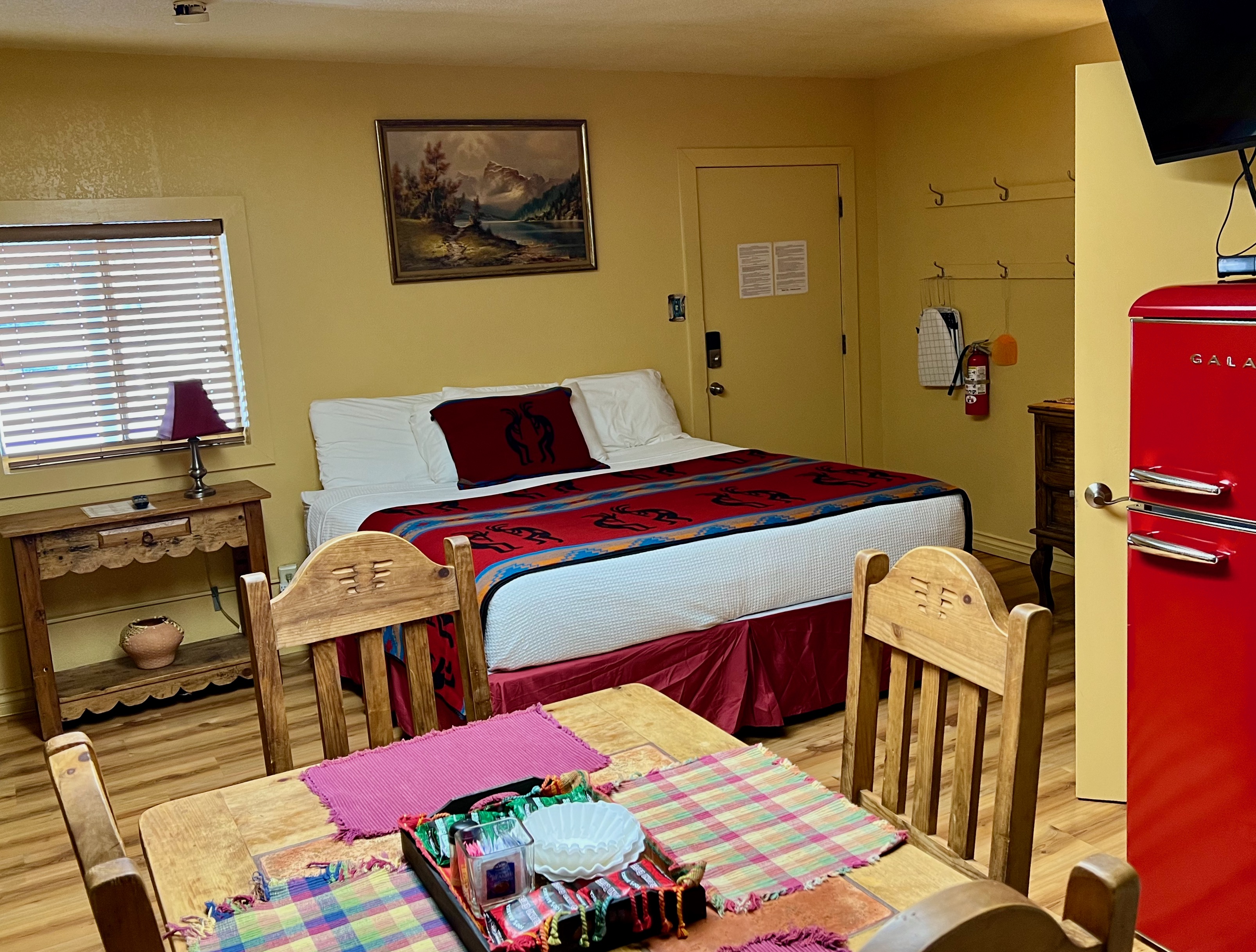 #2 - Inn At Lake Roberts photo 5