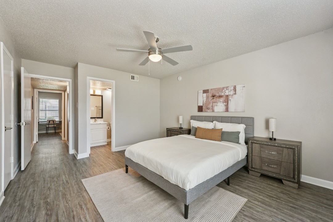 2 Bedrooms · Signature layout