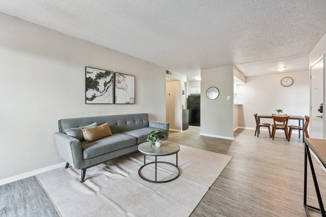 The Landry · Unit 326 2/2