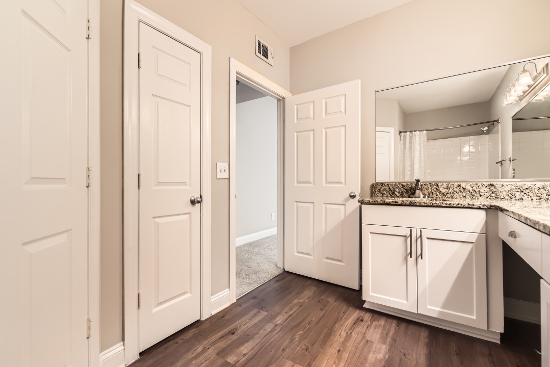Crest at Midtown · Unit 1525 2/2