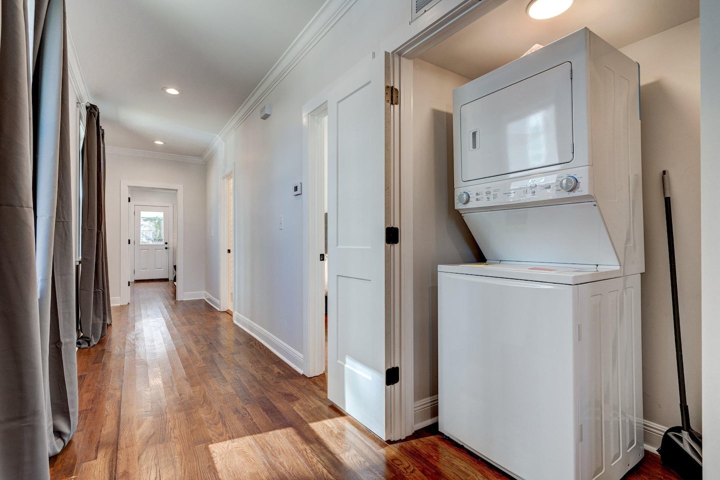 washer and dryer on site!