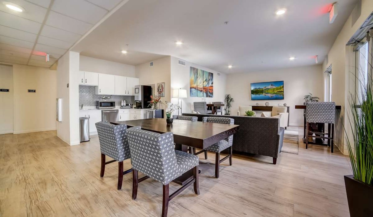 Simplicity At the Rim · Unit 1116  2/2