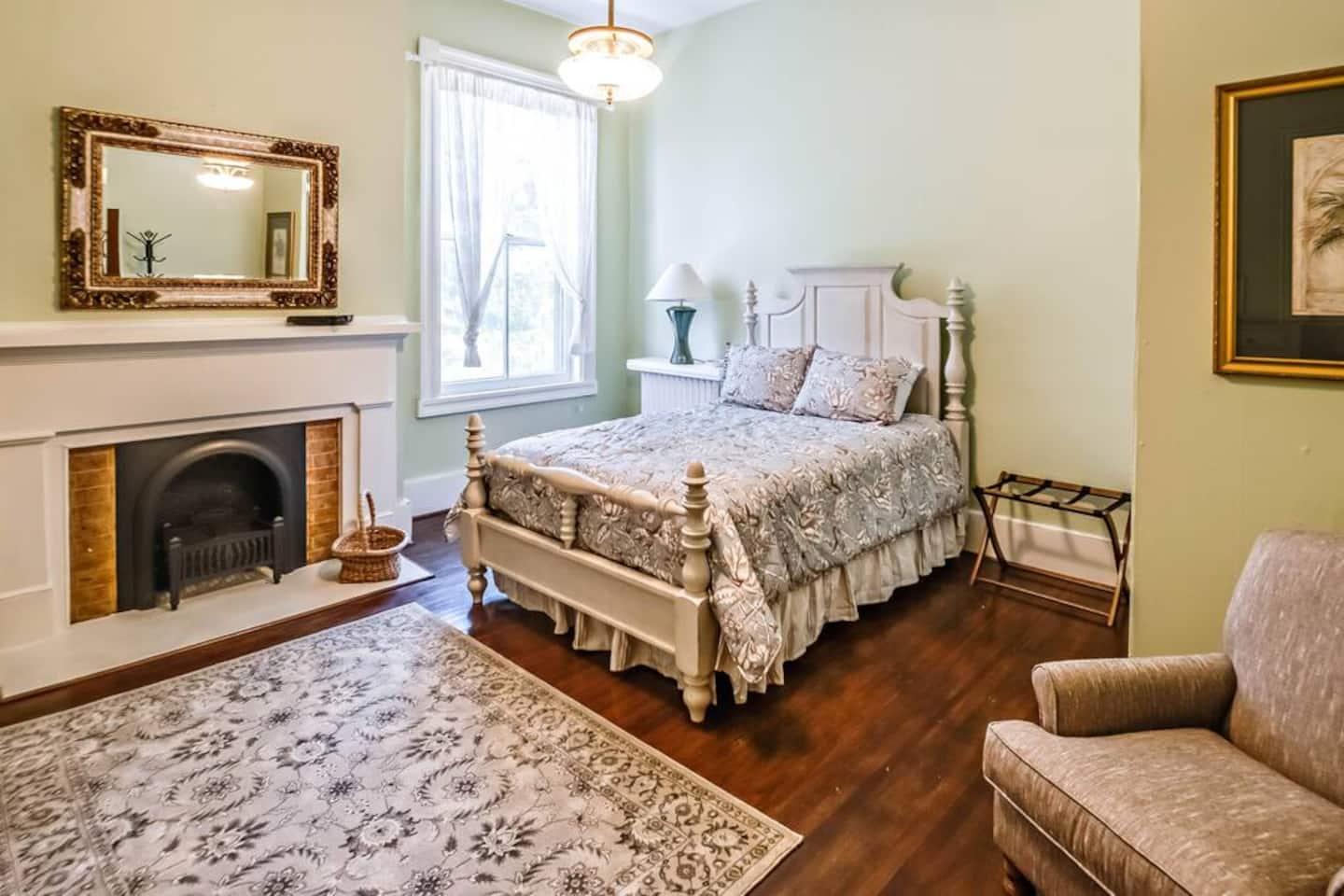 The Litz Mansion - The Nelle May Room — Tazewell, VA — vacation rental