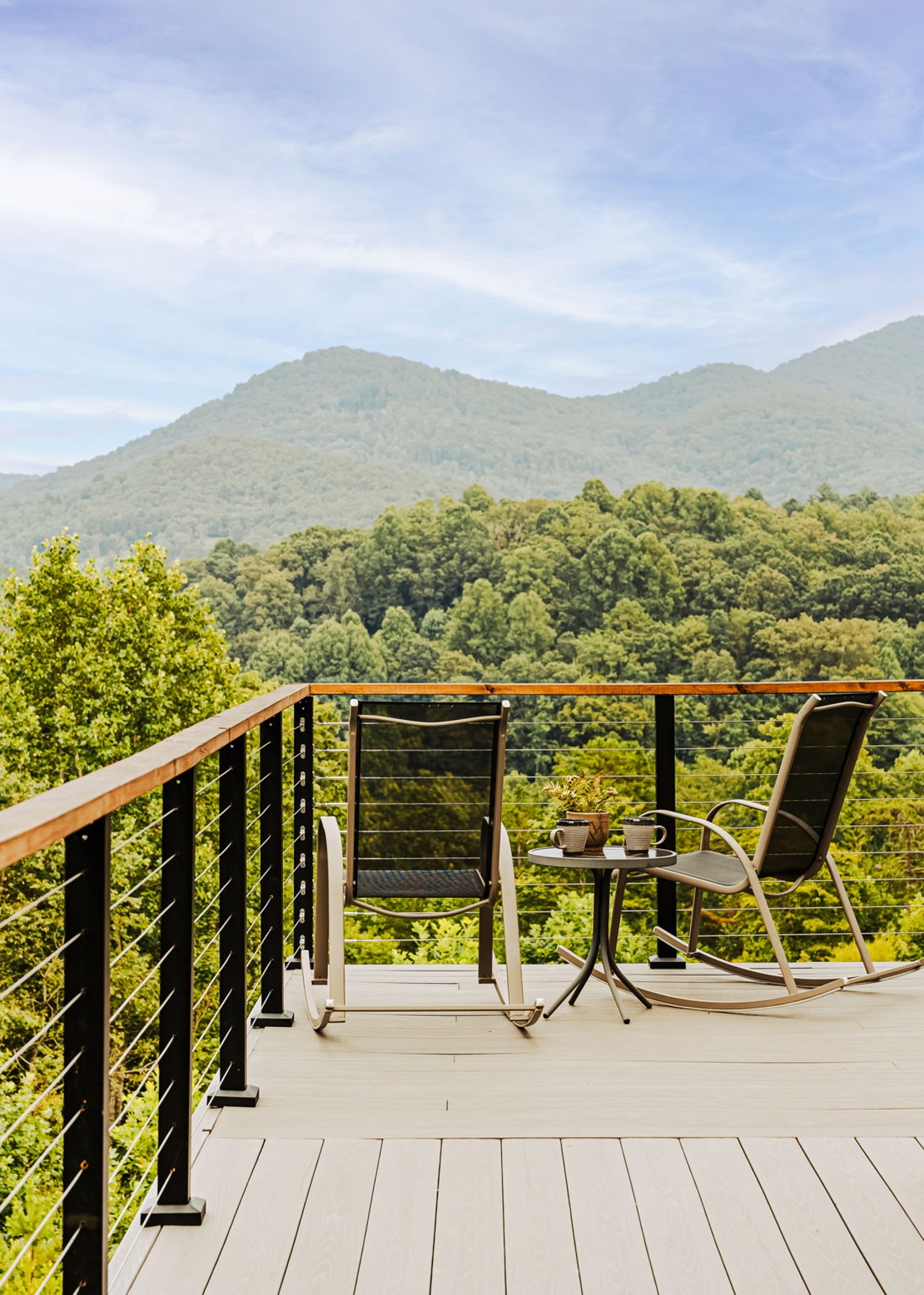 Serenity Now| Deck + Fire + Hot Tub/Sauna Access — Young Harris, GA — vacation rental