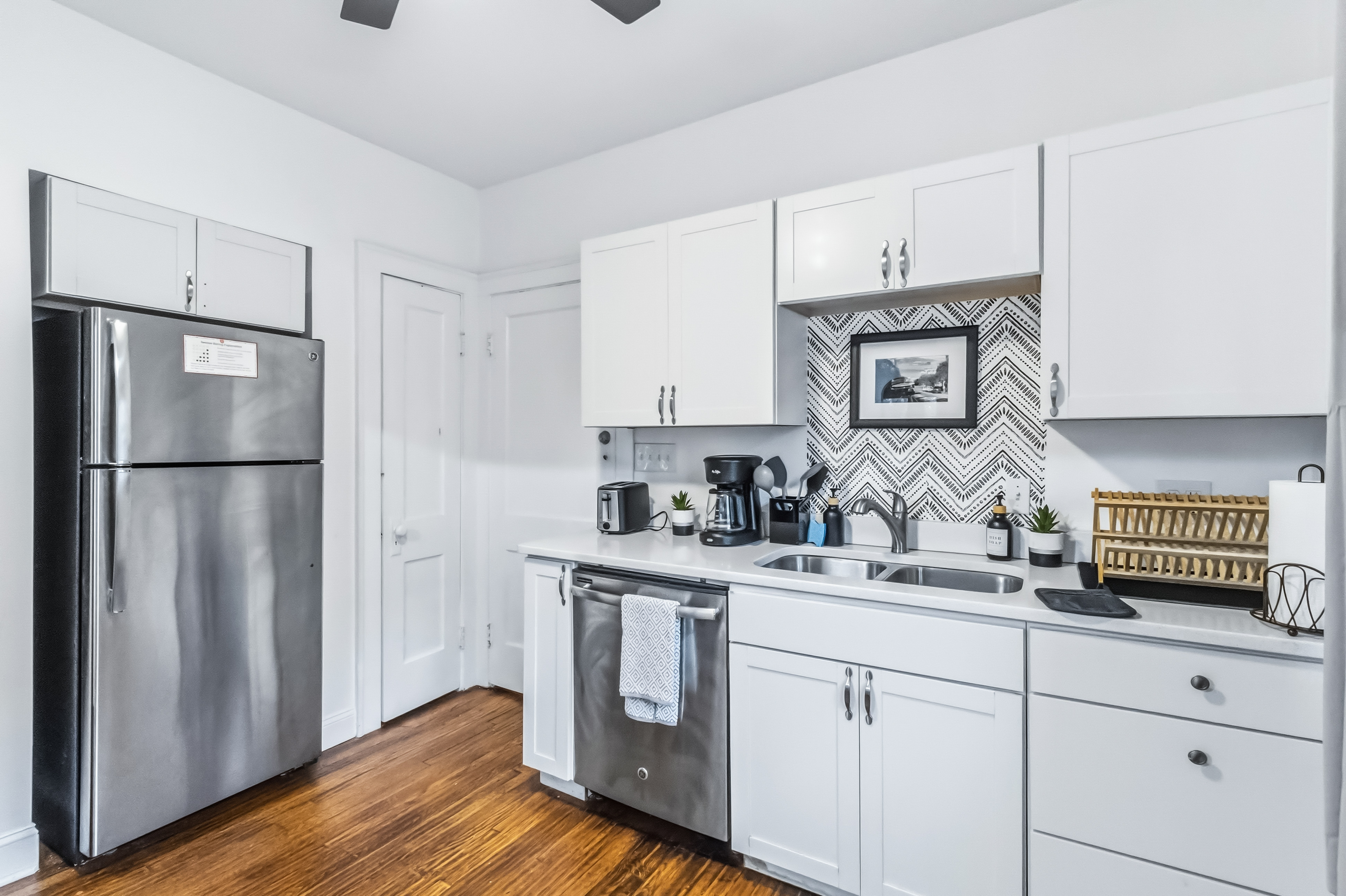 Stylish West Cleveland 2br Retreat | Pets & Parkin - Cleveland