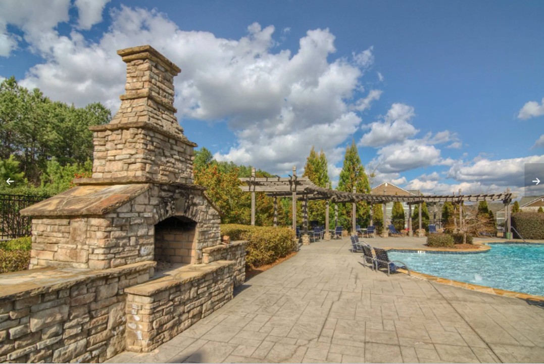 The Verandas, 2325 Calgary Crescent, · Unit 1/1