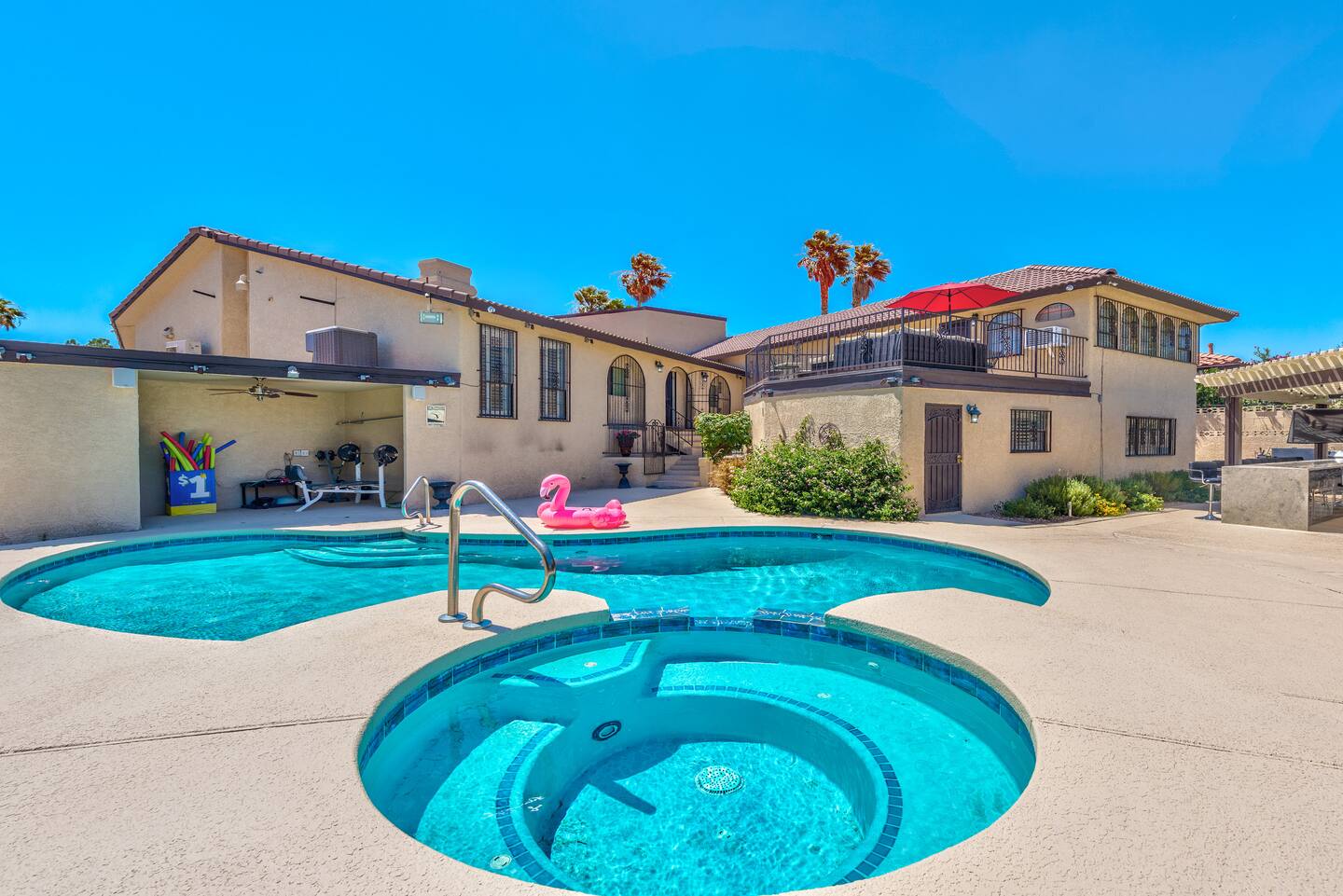 YY - Players Compound