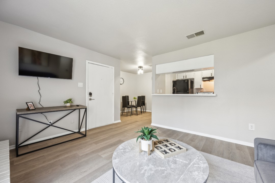 The Chandler · Unit 421 1/1