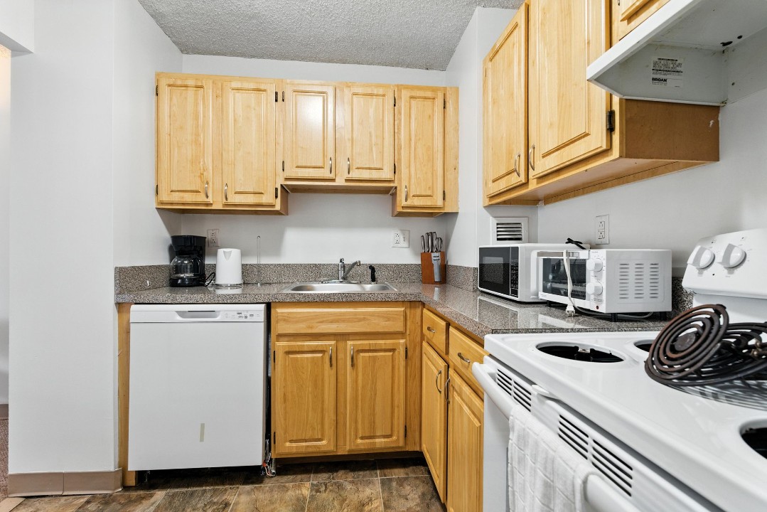 Legacy at Imperial Village · Unit 504 1/1
