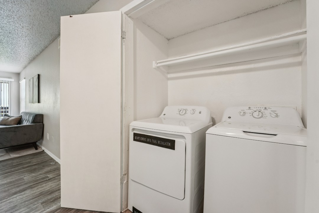 The Landry · Unit 288 2/1