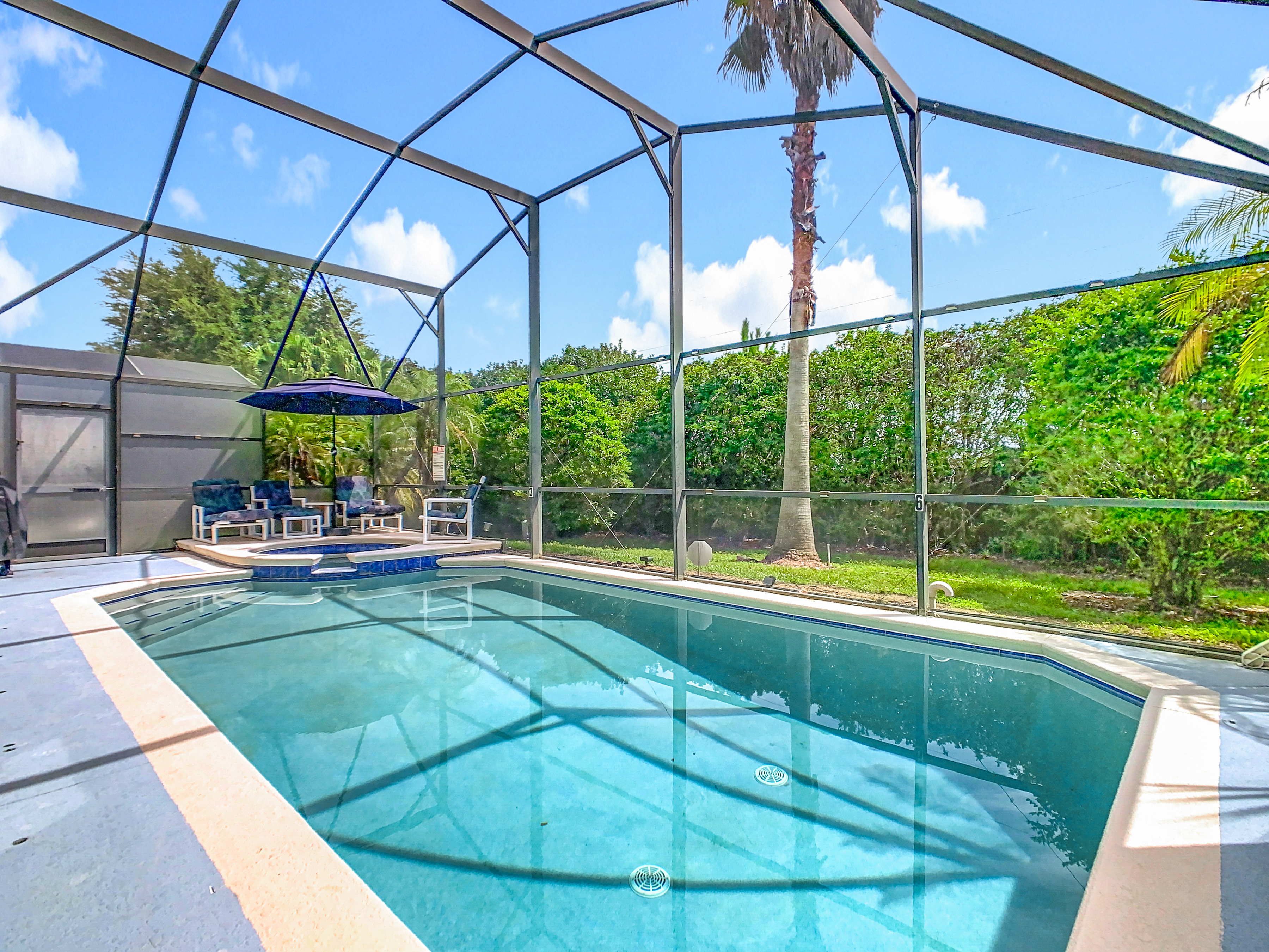 Siesta Pool Vacation Villa - Photo 2