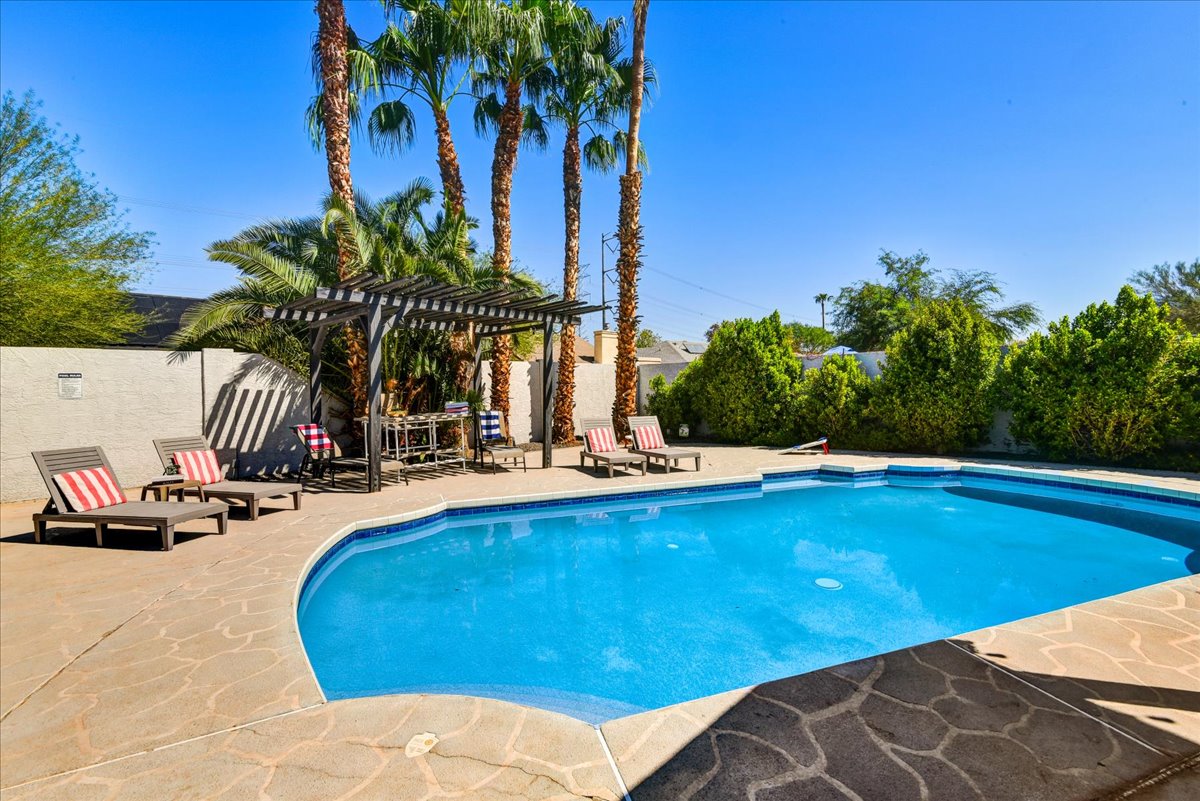 Come As You Are With Free Heated Pool! - Tempe, AZ