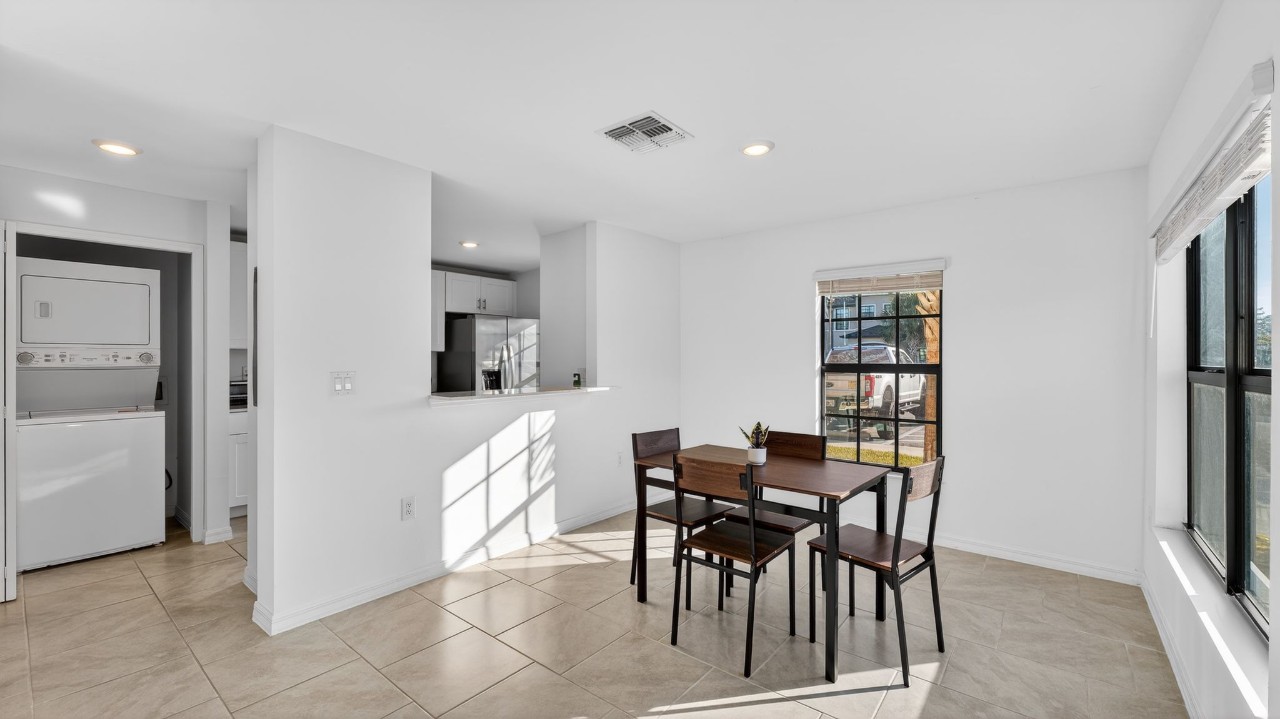 Landings at Westport · Unit 2056