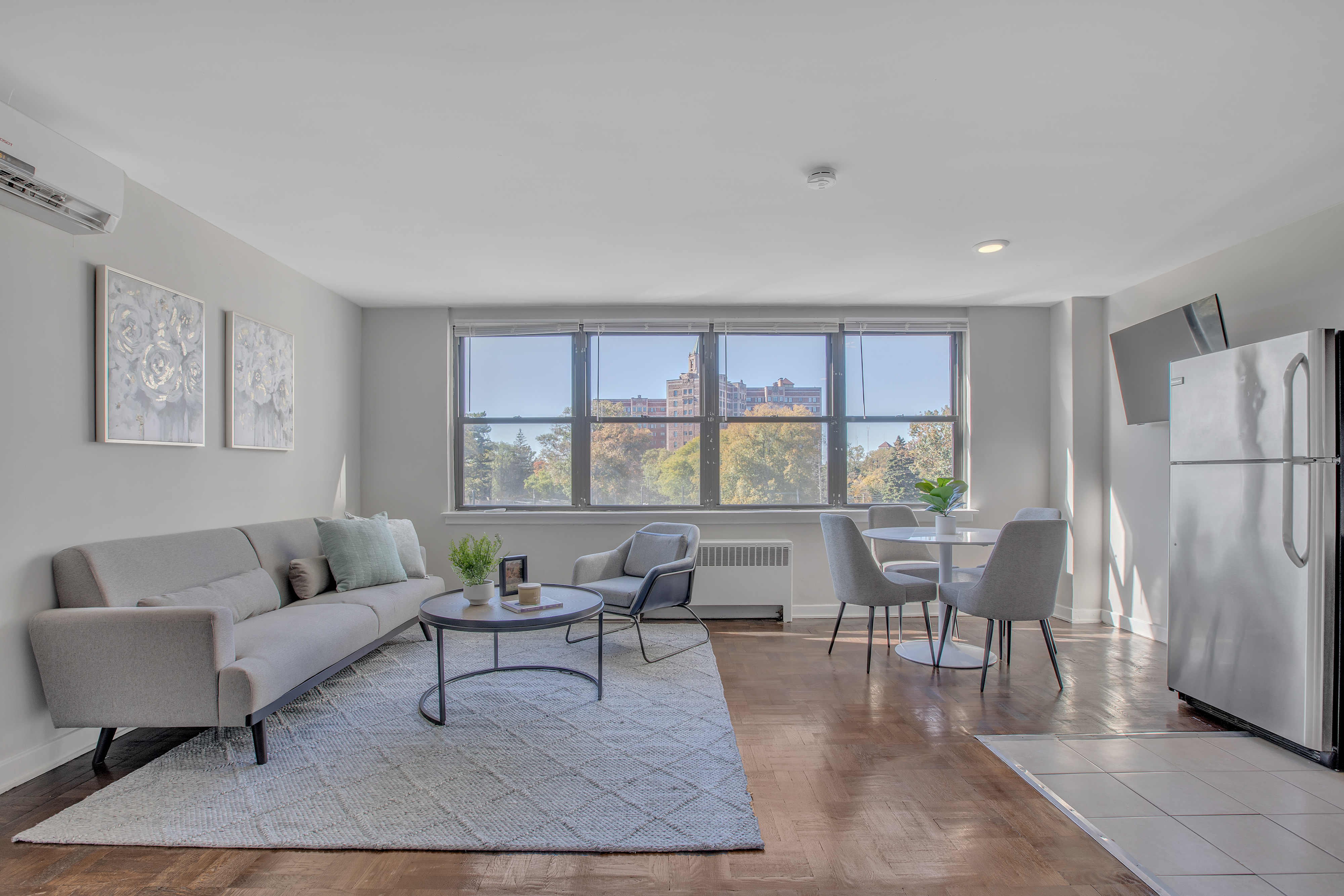 Avenue  B451 2Br photo 3