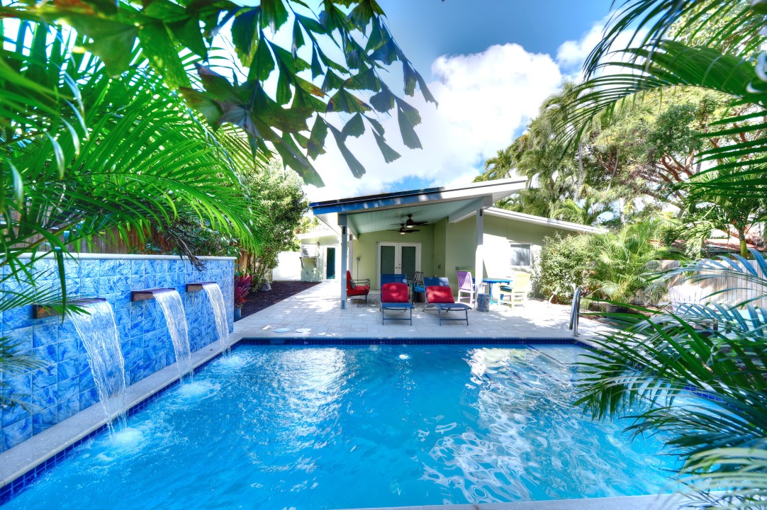 Casita Casa Marina — Pool and Outdoor Seating