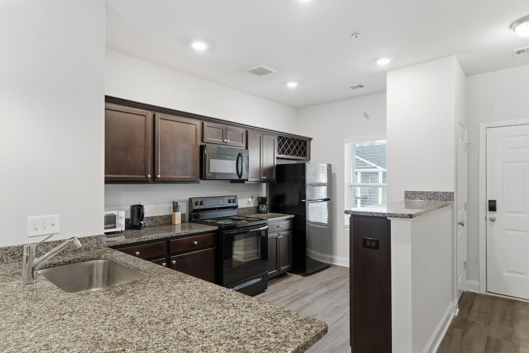 Hickory Grove · Unit 1204 2/2