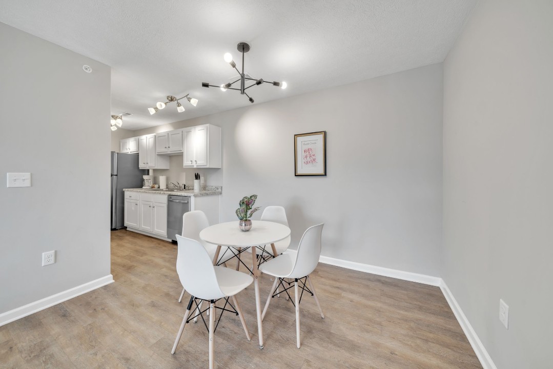 Stonecrest 712, · Unit 2/2