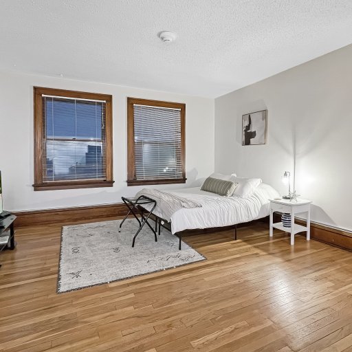 Beautiful Plush queen bed and smart TV
