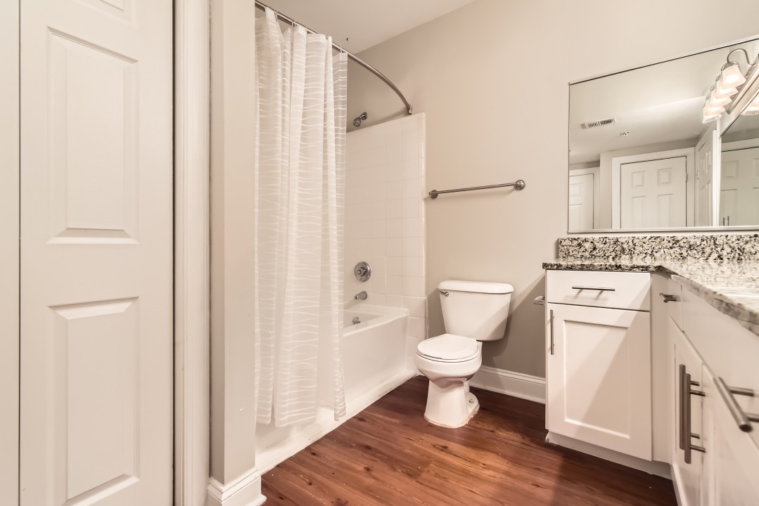 Crest at Midtown · Unit 1323 1/1