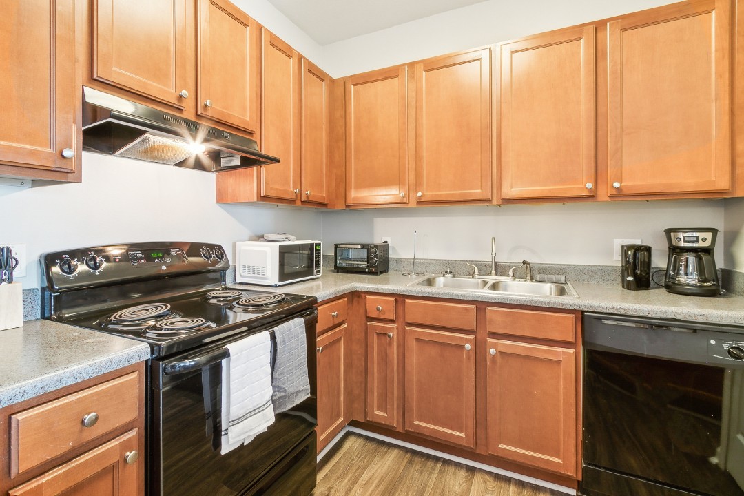 The Verandas, 2123 Calgary Crescent, · Unit 1/1