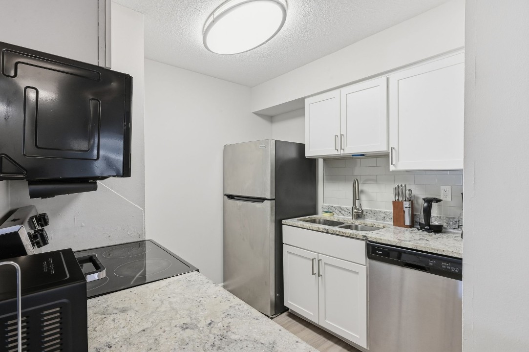 Taylor at 502 · Unit unit 2200-107 2/2