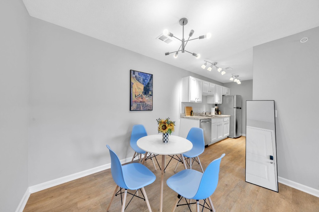 Stonecrest 623, · Unit 2/2