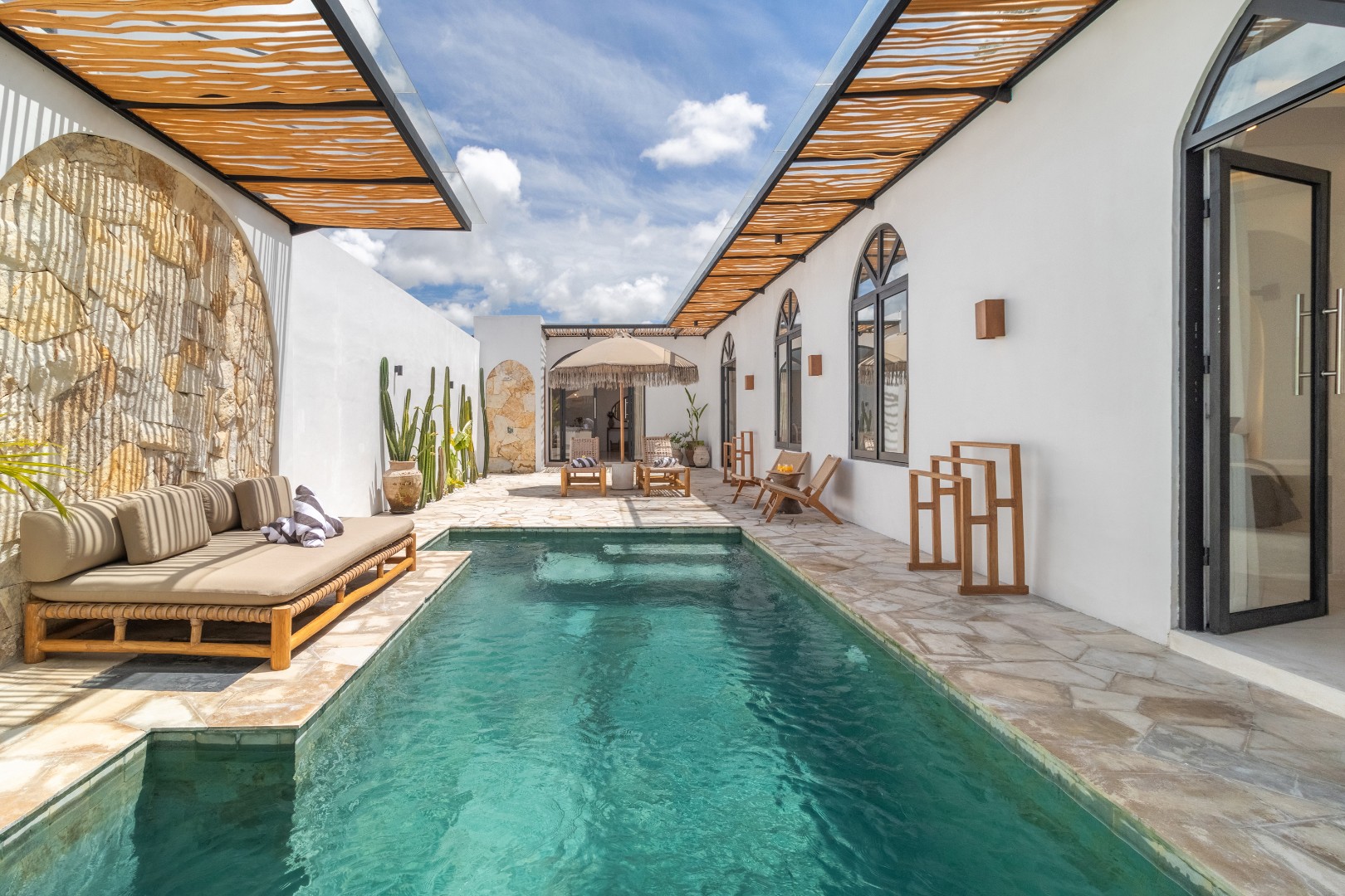 Villa Cantik Padonan - Modern 2BR Pool Villa in P