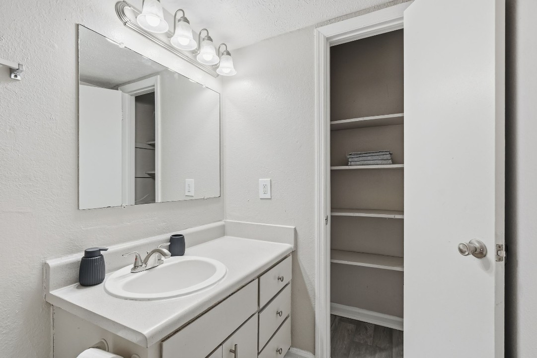 Tucker Square 1/1 · Unit 1314L