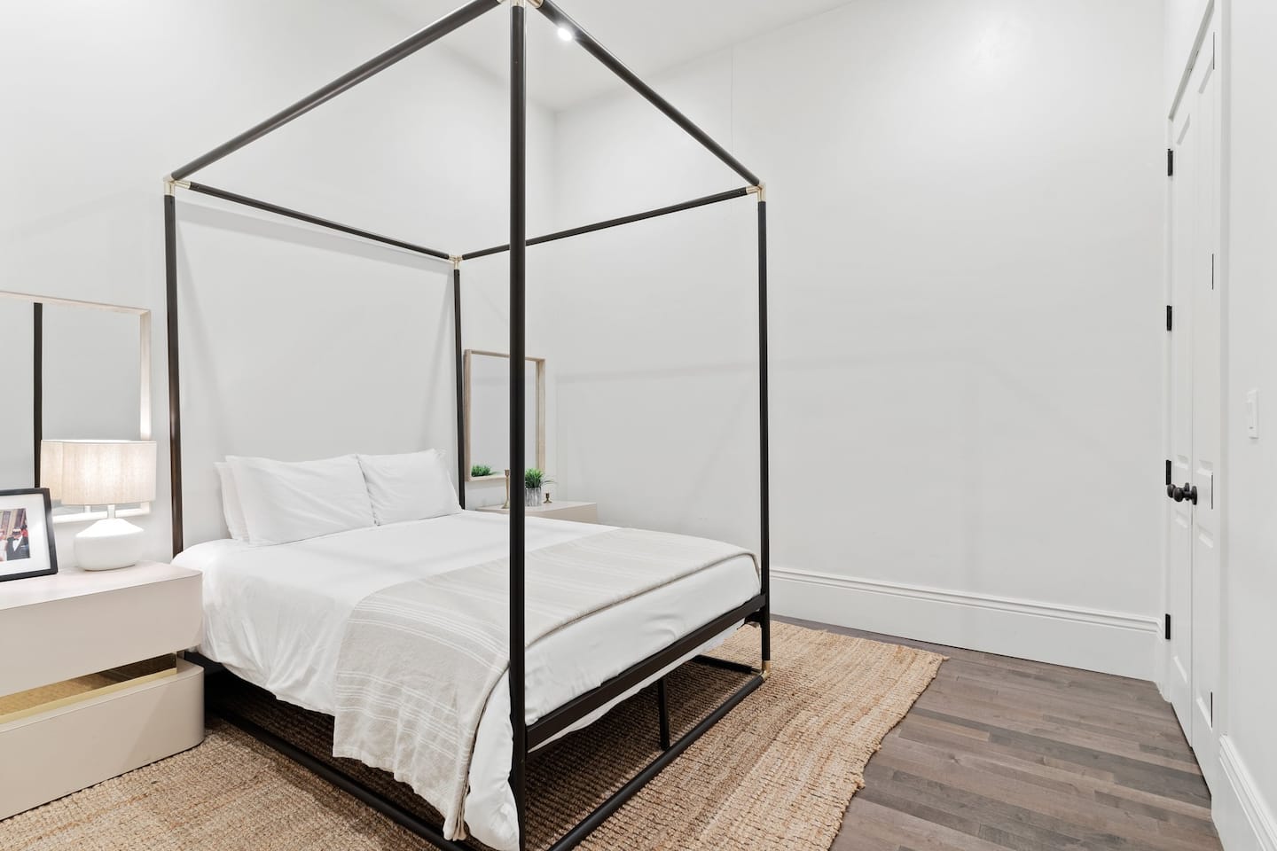 1st Queen bedroom in the 102 unit