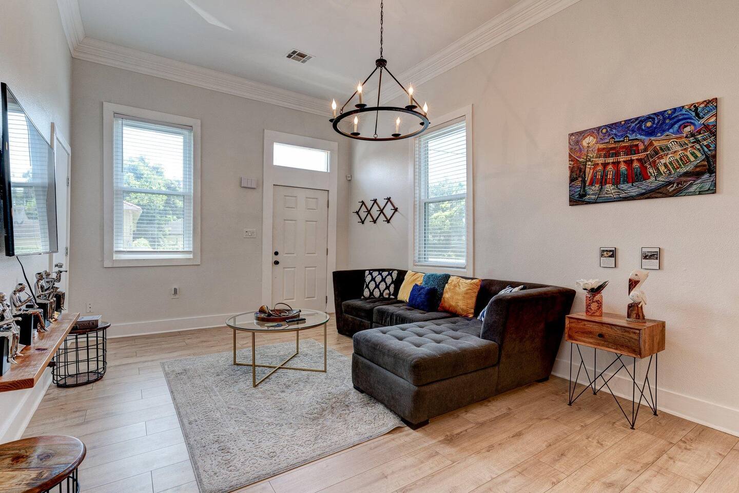 Living room space with SmartTV