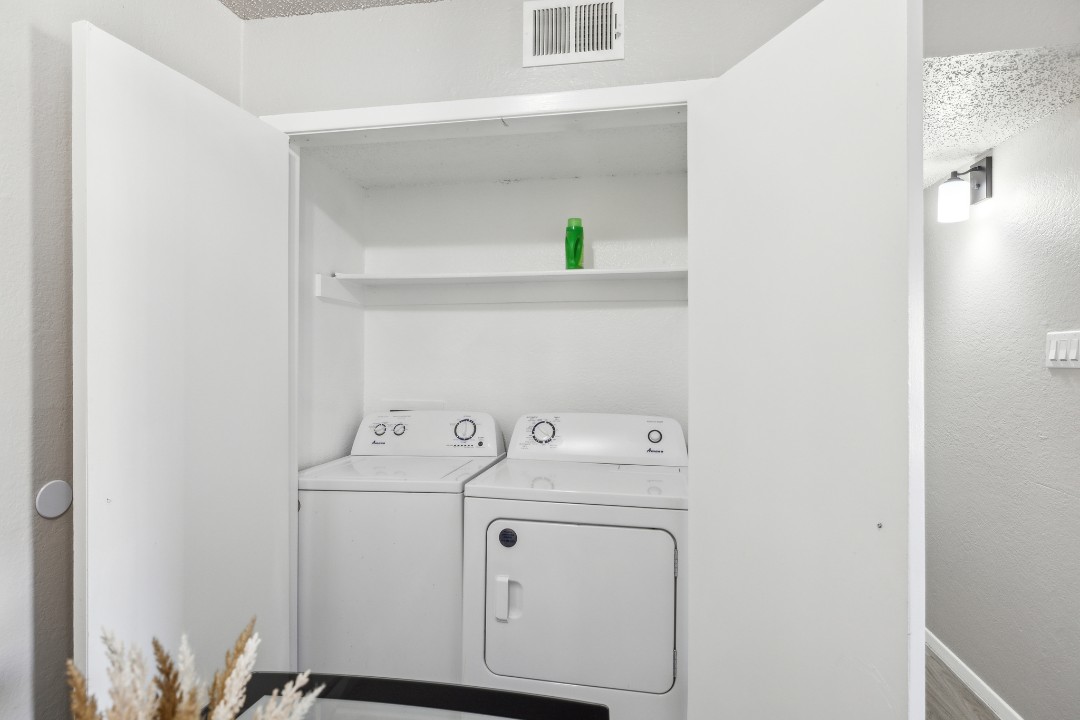 The Landry · Unit 283 2/1