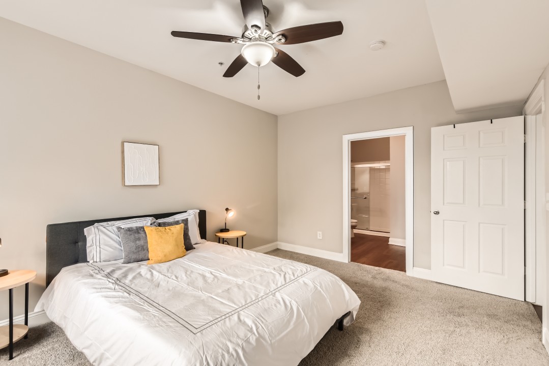 Crest at Midtown · Unit 2302 2/2