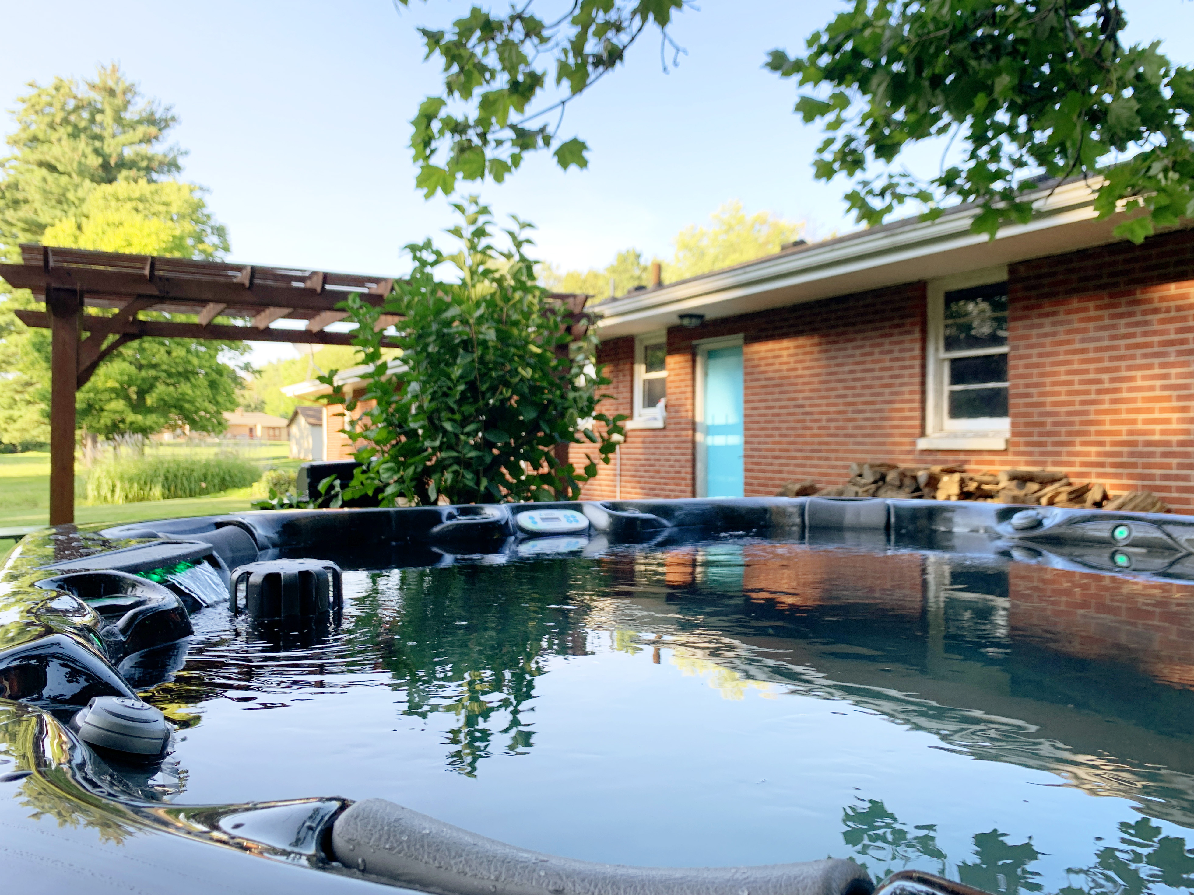 Hot Tub And Spacious Backyard - Charming Hazel Acres Retreat - South Bend, IN