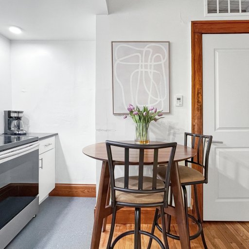Super Cute Dining table perfect for couple 