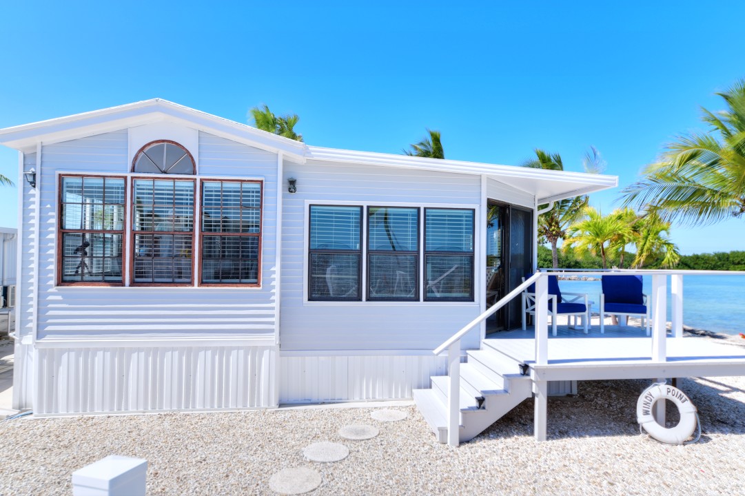 Windy Point Oceanfront in Geiger Key — Back