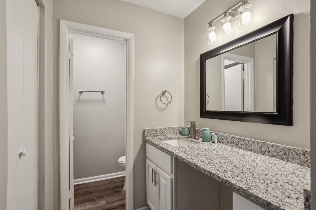Crest at East Cobb 1830G · Unit 2/2