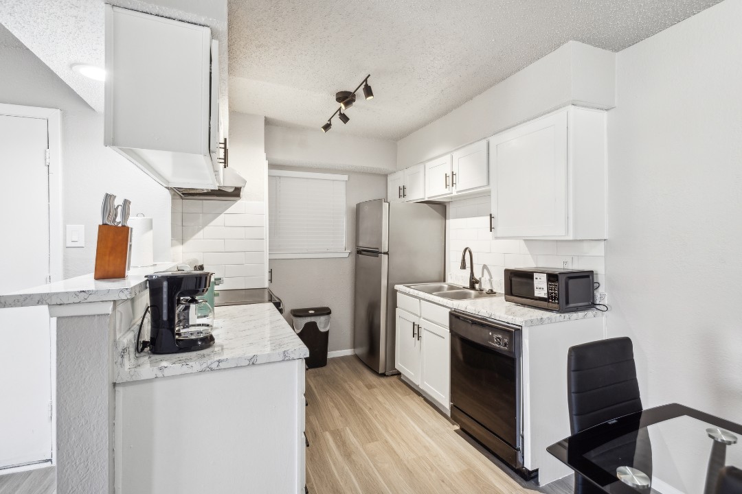 The Landry · Unit 283 2/1