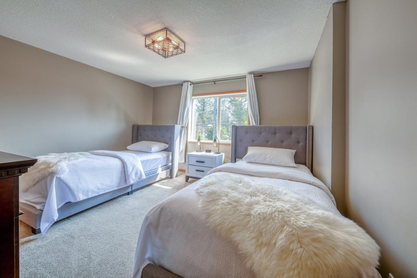 Radium Hot Springs, BC, House for rent from 327.84 USD