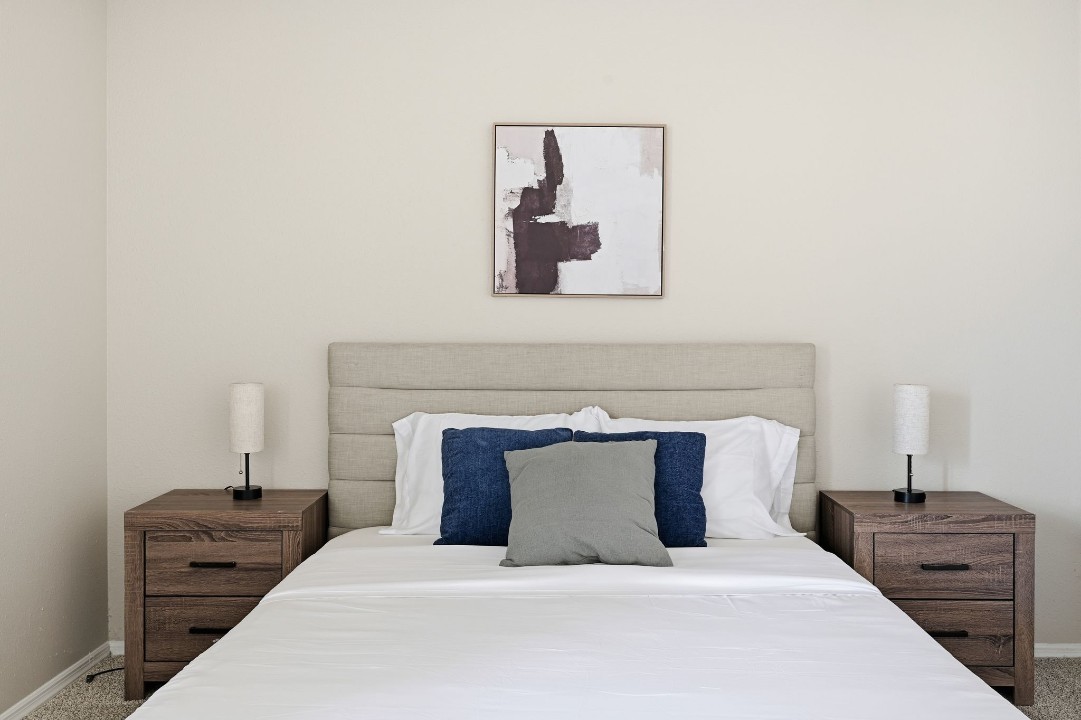 2 Bedrooms · Signature layout