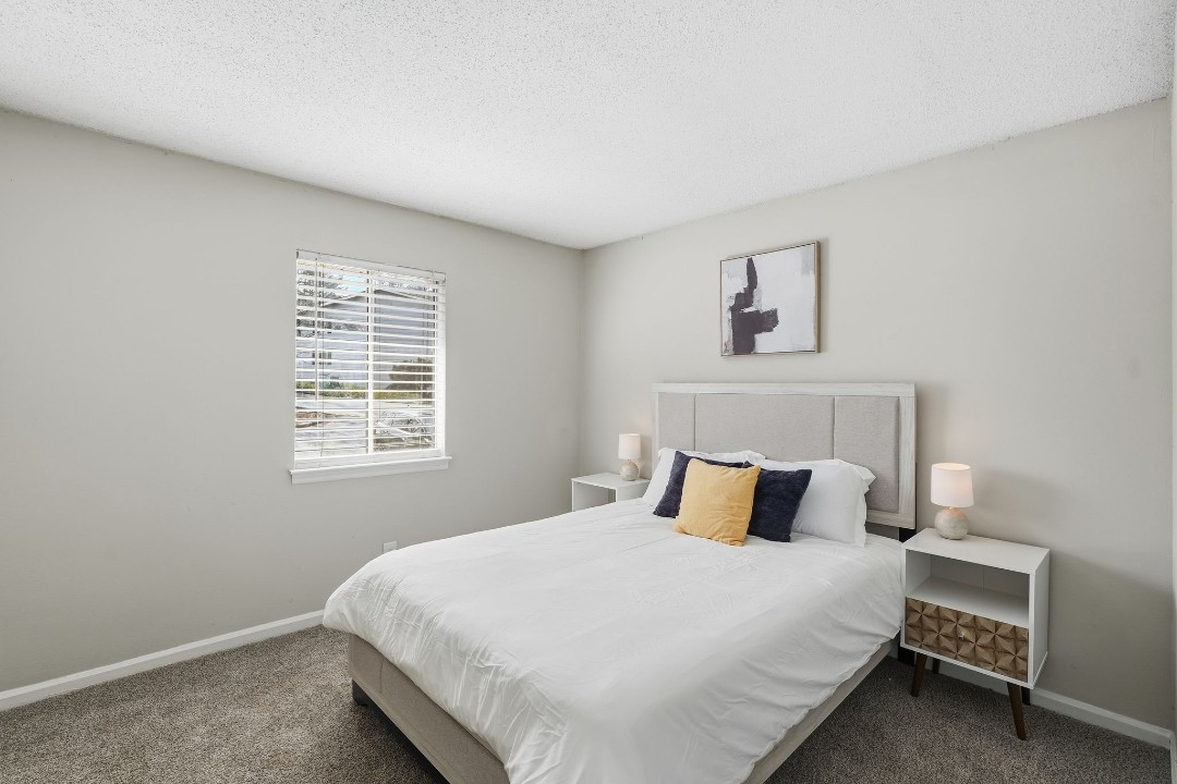 Tucker Square 2/1.5 · Unit 1318G