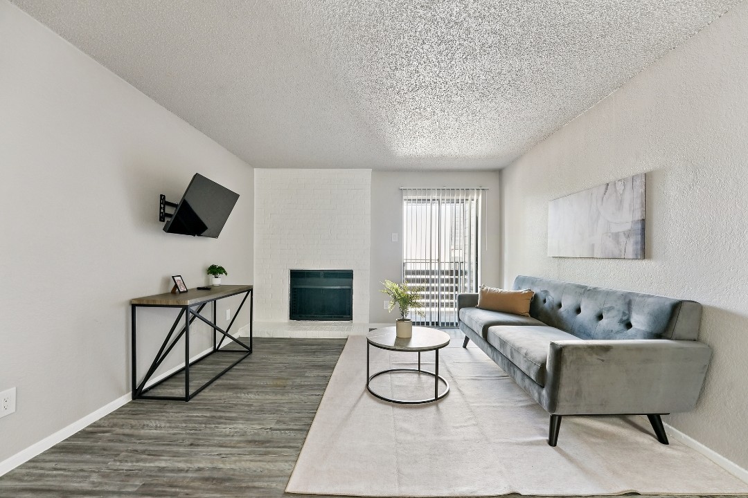 The Landry · Unit 368 2/2
