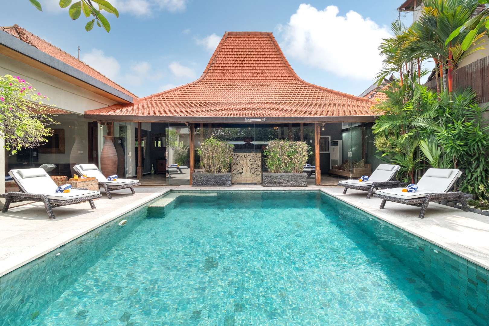 Villa Grand Residence - Joglo-Style 3 Bedroom Vil