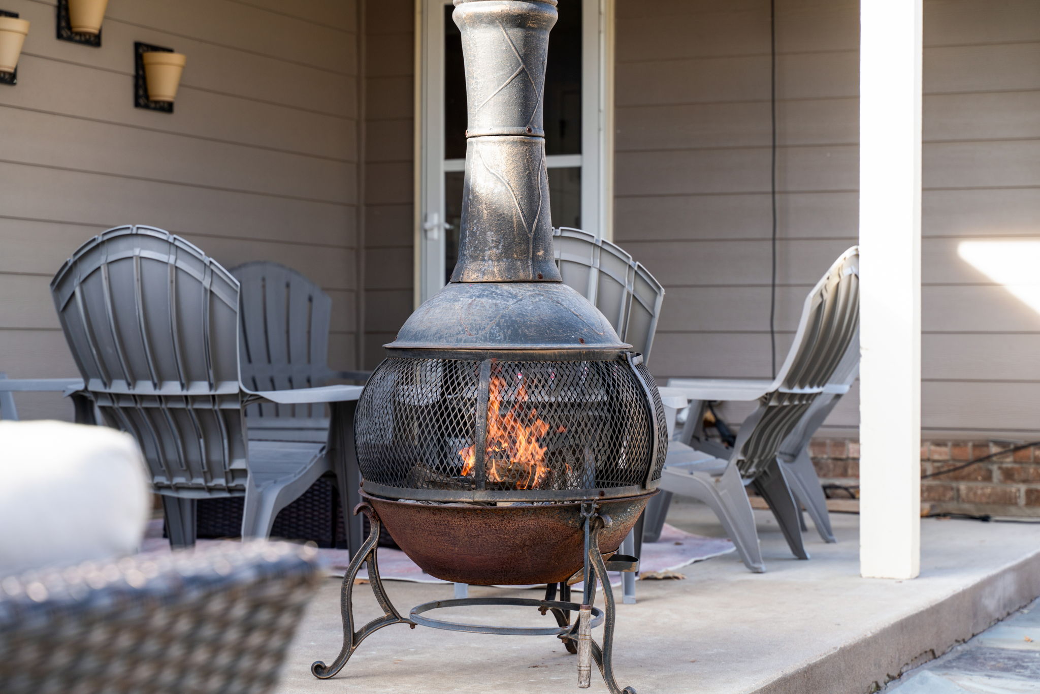 Charming Backyard Oasis With Fire Pit And Grill - Spacious Family Haven - Tulsa, OK