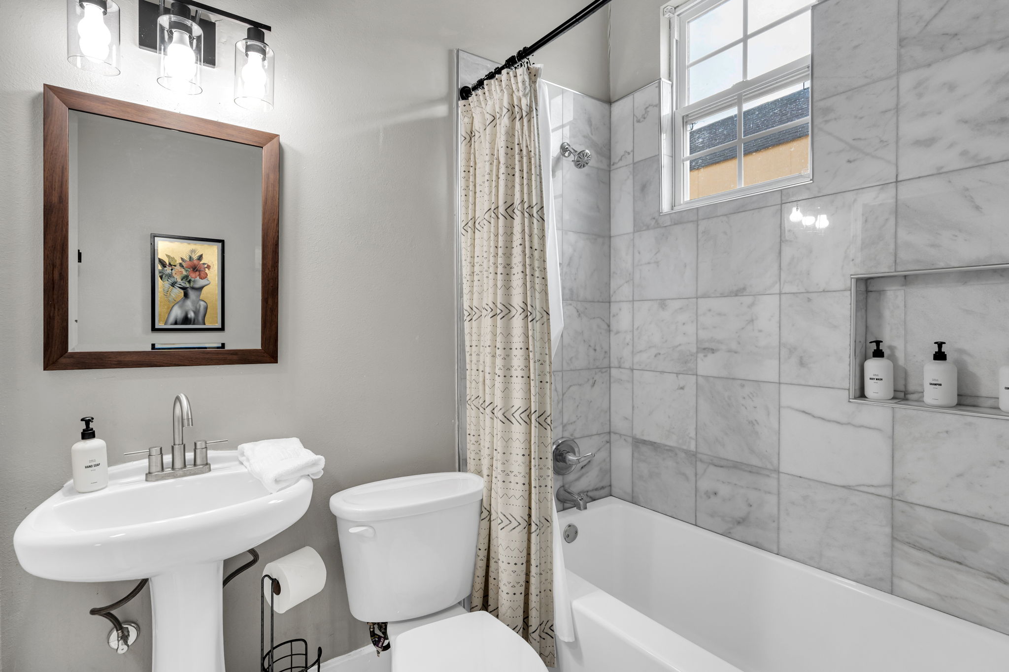 Clean, Modern Bathroom Setup