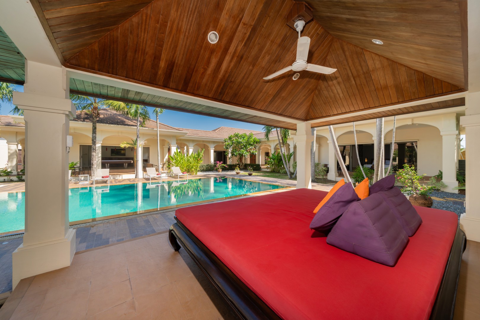 Hacienda · Sumptuous villa Nai Harn