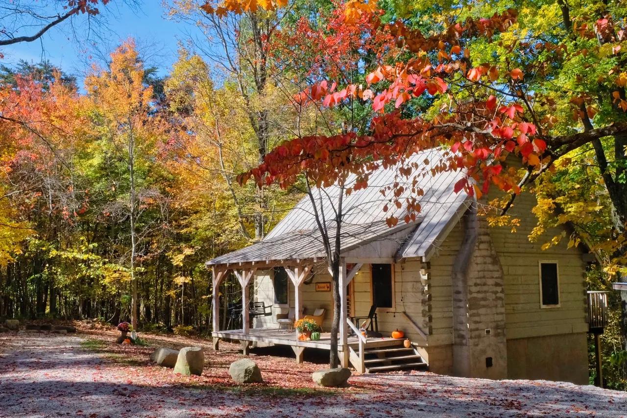 The Roost cabin Hocking Hills (with WiFi) — Rockbridge, OH — vacation rental