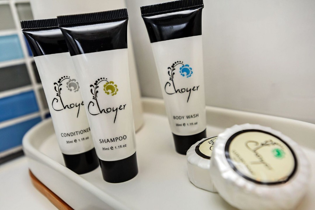 To get you started, we provide a small selection of basic supplies and welcome amenities upon check-in. These typically include essentials such as toilet paper, soap, shampoo, and a few other household basics. Please note that these items are provided as a complimentary starter pack and are not replenished throughout your stay